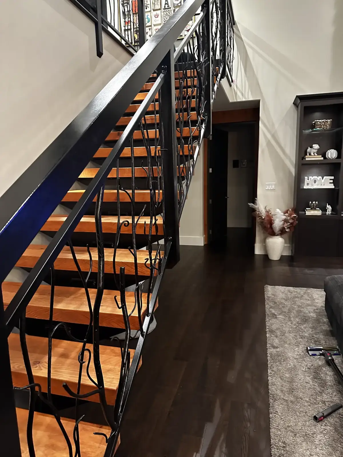 Branch railing seen from the hallway