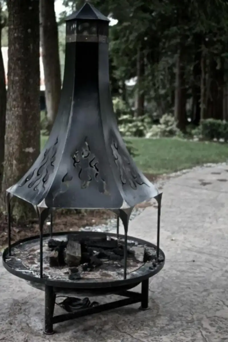 Outdoor fireplace