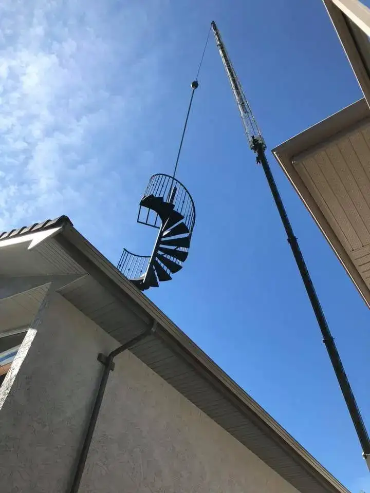 Craning in the spiral stair